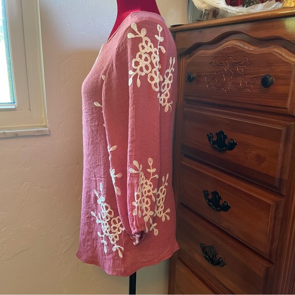 Annaliese Top Embroidered Elegance! Rose & White Size XL - Picture 5 of 7